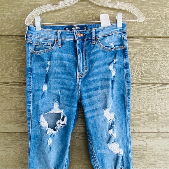 • Hollister High Rise Super Skinny Jeans - Picture 4 of 8